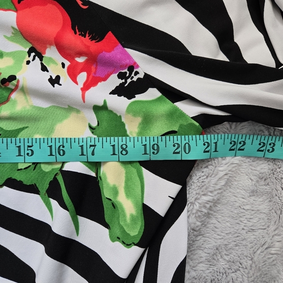 JOSEPH RIBKOFF Zebra Print Floral Accent Tie Waist Top. Size 14 - Picture 10 of 11